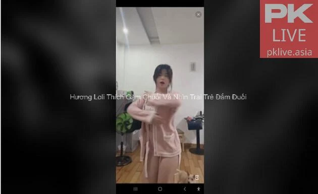 Hương Loli Thích Gặm Chuối Và Nhìn Trai Trẻ Đắm Đuối 5