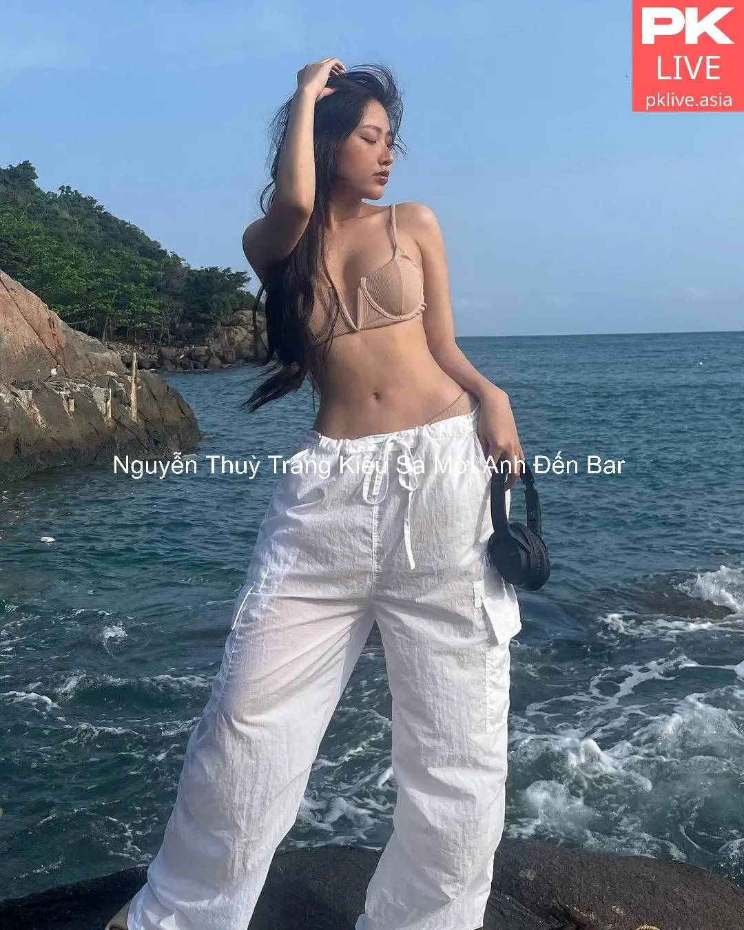 Nguyễn Thuỳ Trang Kiêu Sa Mời Anh Đến Bar 6